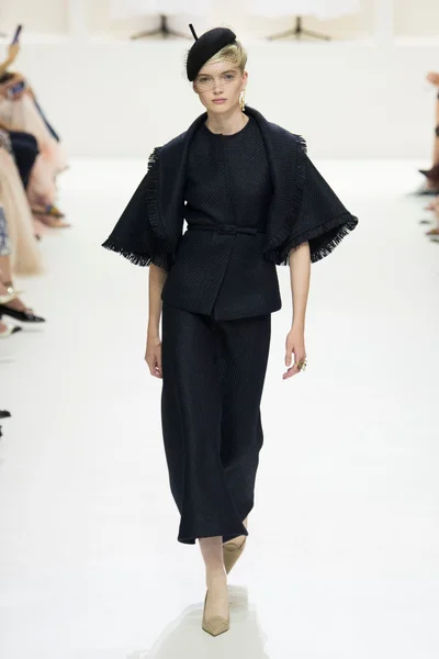 Look 1